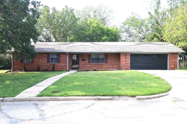 property at 610 E Peoria Ave