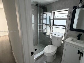 638 SW 21st Ave in Miami, FL - Building Photo - Building Photo