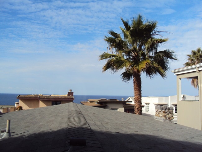 2612 Victoria Dr in Laguna Beach, CA - Building Photo - Building Photo