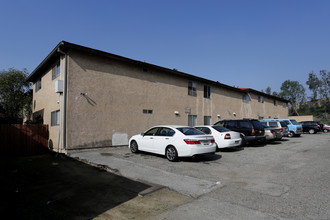 3500 Cedar Ave in Long Beach, CA - Building Photo - Building Photo