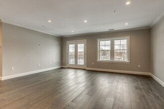 353 Summer St, Unit 102 in Somerville, MA - Building Photo - Building Photo