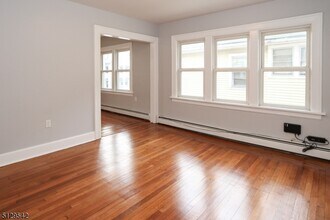 46 James St-Unit -2 in Montclair, NJ - Building Photo - Building Photo