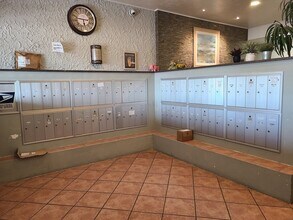 576 Washington St in Weymouth, MA - Foto de edificio - Building Photo