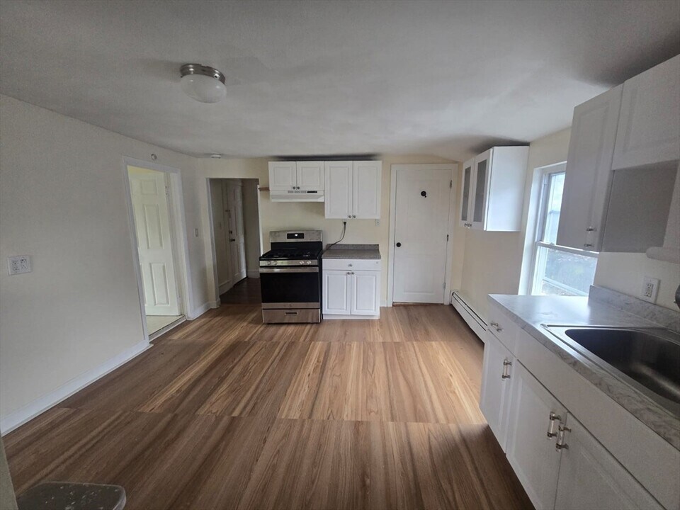 111 Brookline St in Lynn, MA - Building Photo