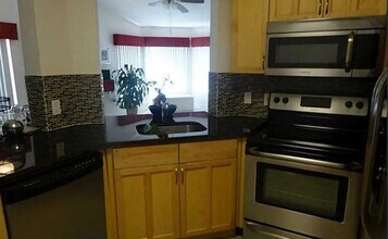 2627 NW 33rd St in Oakland Park, FL - Building Photo - Building Photo