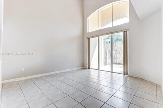 5549 NW 113th Ct in Doral, FL - Building Photo - Building Photo