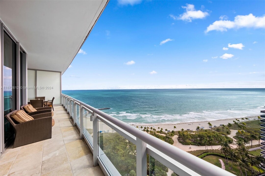 10295 Collins Ave, Unit 1605 in Bal Harbour, FL - Foto de edificio