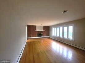 9801 Gwynn Park Dr in Ellicott City, MD - Building Photo