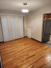 7512 Spring St in Omaha, NE - Foto de edificio - Building Photo