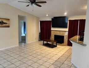 2265 SW Edison Cir in Port St. Lucie, FL - Foto de edificio - Building Photo