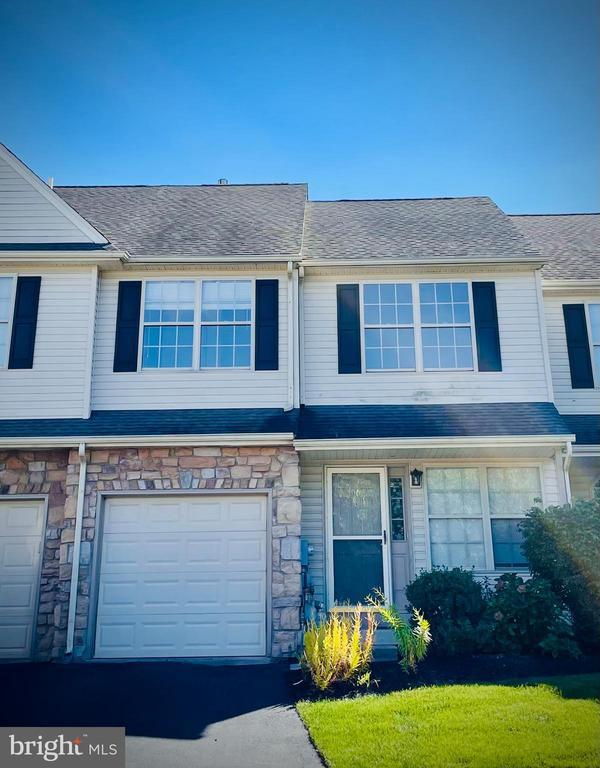 property at 1902 Royal Ct