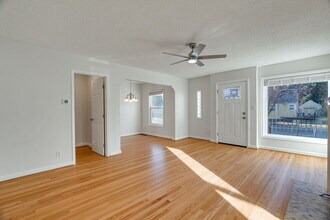 1937 NE Dekum St in Portland, OR - Building Photo - Building Photo