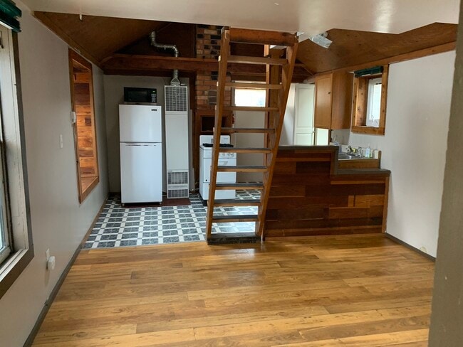 property at 18 Waltham Ave