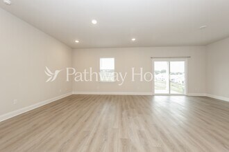 344 Emerald Blvd in Lebanon, TN - Foto de edificio - Building Photo