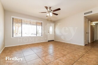 2211 W Morrow Dr in Phoenix, AZ - Building Photo - Building Photo