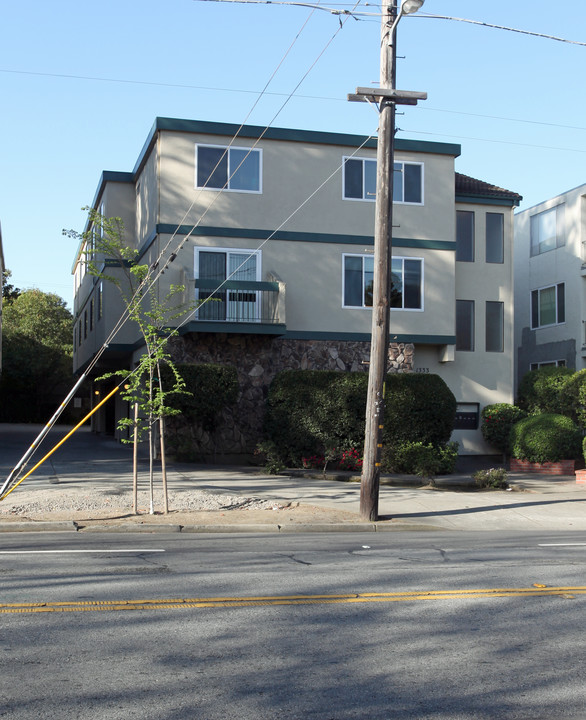 1333 El Camino Real in Burlingame, CA - Building Photo