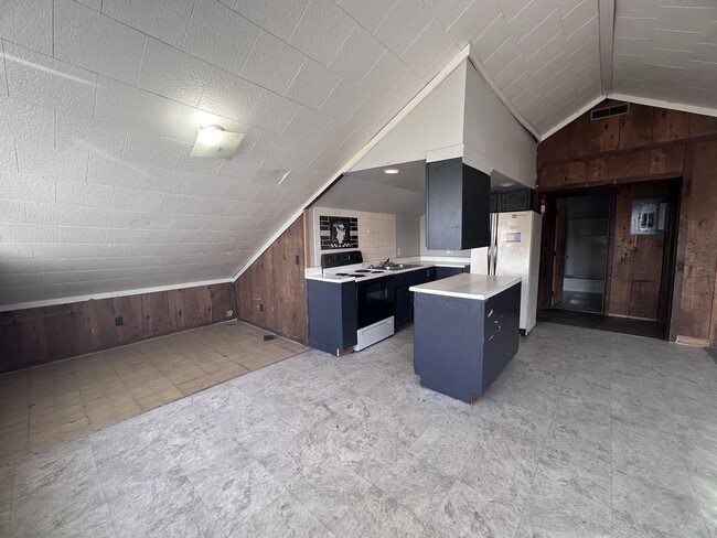 208 E English St in Danville, IL - Building Photo - Building Photo