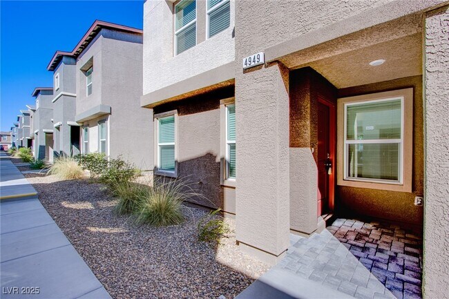 4949 Fern Mesa Ave in Las Vegas, NV - Foto de edificio - Building Photo