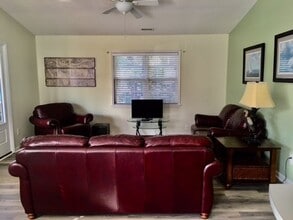 422 Holly St in Emerald Isle, NC - Building Photo - Building Photo