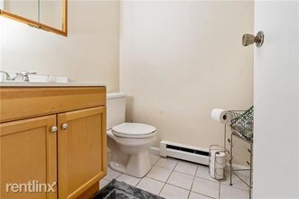 200 Post Rd-Unit -Apt 319 in Warwick, RI - Building Photo - Building Photo