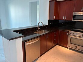 403 S Sapodilla Ave in West Palm Beach, FL - Building Photo