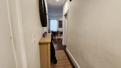8 Nonantum St, Unit 1a in Boston, MA - Building Photo - Building Photo