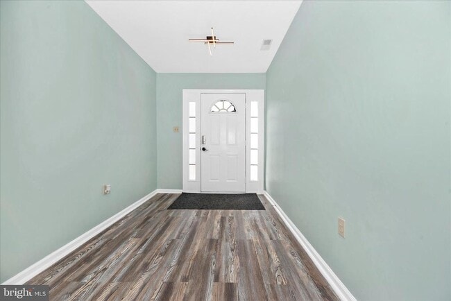 property at 7130 Oberlin Cir