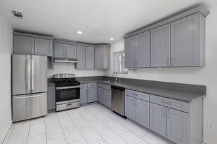 The Junipero Palm Springs in Palm Springs, CA - Building Photo