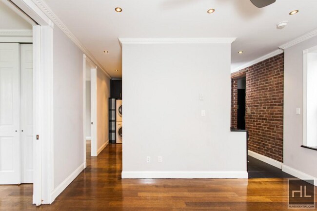 E 100TH ST. in New York, NY - Building Photo - Building Photo
