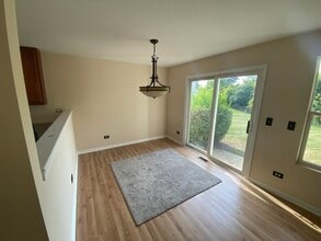 463 Springwood Dr in Joliet, IL - Building Photo - Building Photo