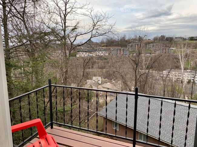 1441 Northwest Dr in Morgantown, WV - Foto de edificio - Building Photo