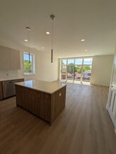 4740 W Addison St in Chicago, IL - Building Photo - Building Photo