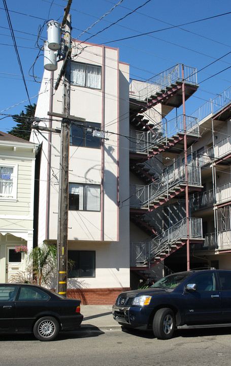 473 10th Ave in San Francisco, CA - Building Photo