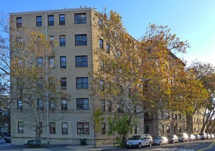 70-35 Broadway in Jackson Heights, NY - Building Photo - Building Photo