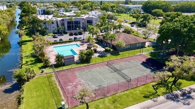 10825 SW 112th Ave in Miami, FL - Building Photo - Building Photo