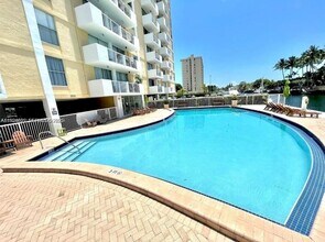 2020 NE 135th St in North Miami, FL - Building Photo - Building Photo