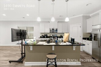 1690 Emmets Rd in Johns Island, SC - Building Photo - Building Photo