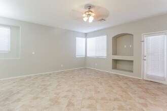 7636 Adornment Ct in Las Vegas, NV - Building Photo - Building Photo