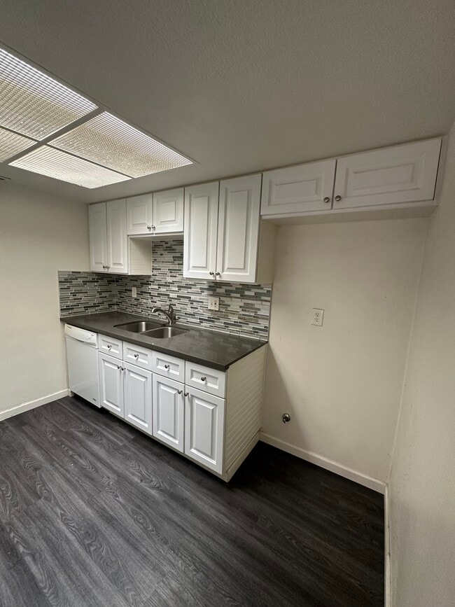 9121 Nasreen Dr, Unit 9121 in Sacramento, CA - Building Photo - Building Photo