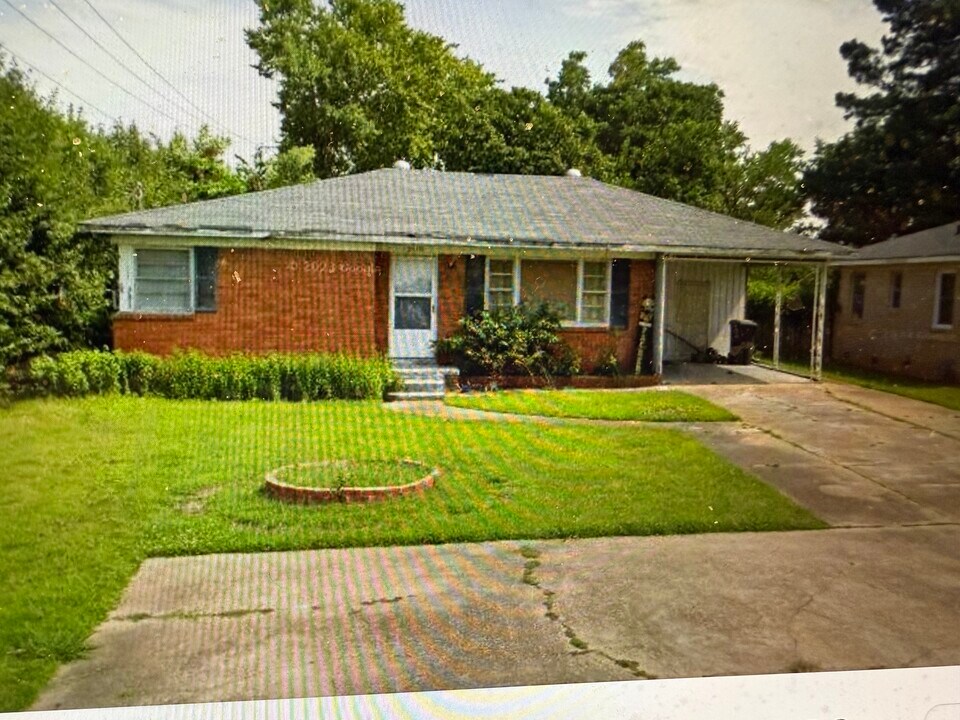 2410 Forest Home Rd in Jonesboro, AR - Building Photo