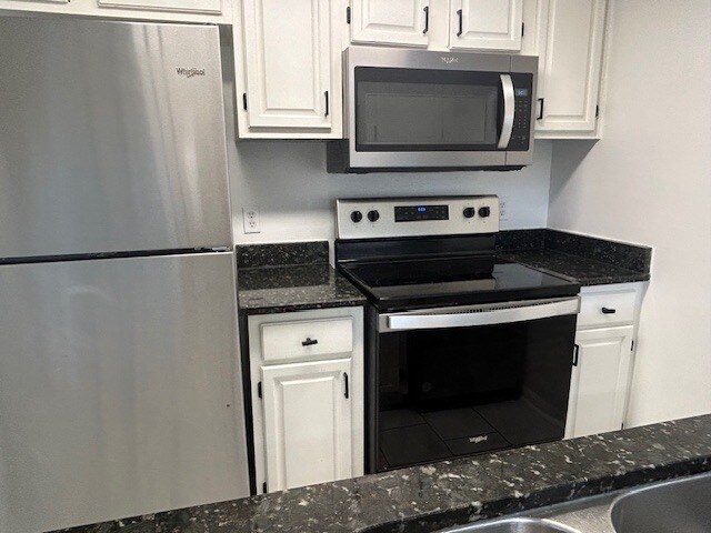 4026 Calvary Rd, Unit A in West Columbia, SC - Foto de edificio - Building Photo