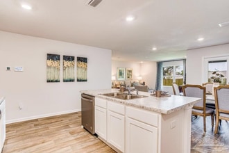 909 Lovebird Ct in Pensacola, FL - Building Photo - Building Photo