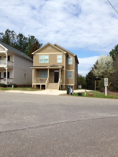 100 Betsy Ln in Athens, GA - Building Photo