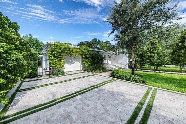 919 Granada Groves Ct in Coral Gables, FL - Building Photo - Building Photo