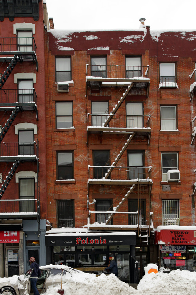 110 1st Ave in New York, NY - Foto de edificio - Building Photo