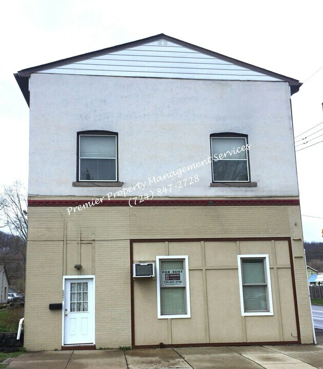 703 24th St in Beaver Falls, PA - Building Photo