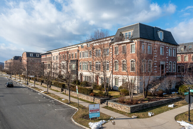 Lookout South in Tarrytown, NY - Building Photo - Building Photo