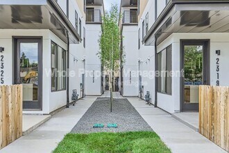 2321 S High St in Denver, CO - Building Photo - Building Photo