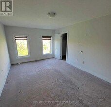 1048 Beachcomber Rd in Mississauga, ON - Building Photo - Building Photo