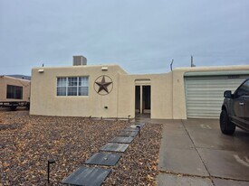 1516 Lincoln Ave in Alamogordo, NM - Building Photo